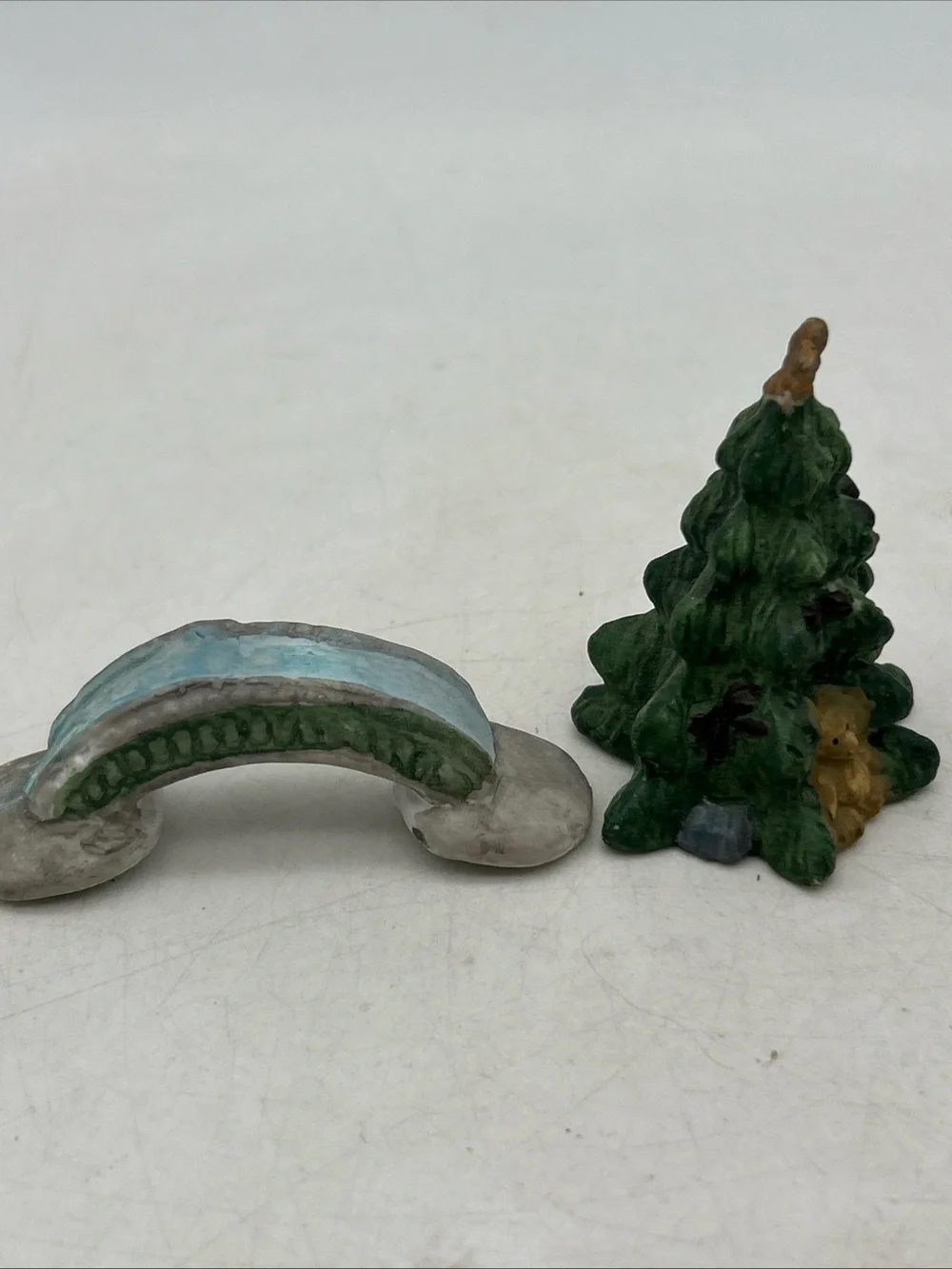 Lot Of 11 Vtg Porcelain Christmas Village Figurines (Read Desc)